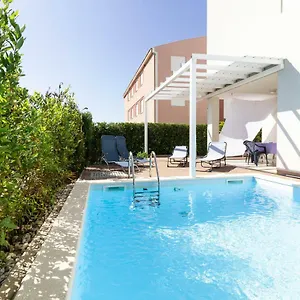 Apartment Samba With Private Pool, Privlaka (Zadar)